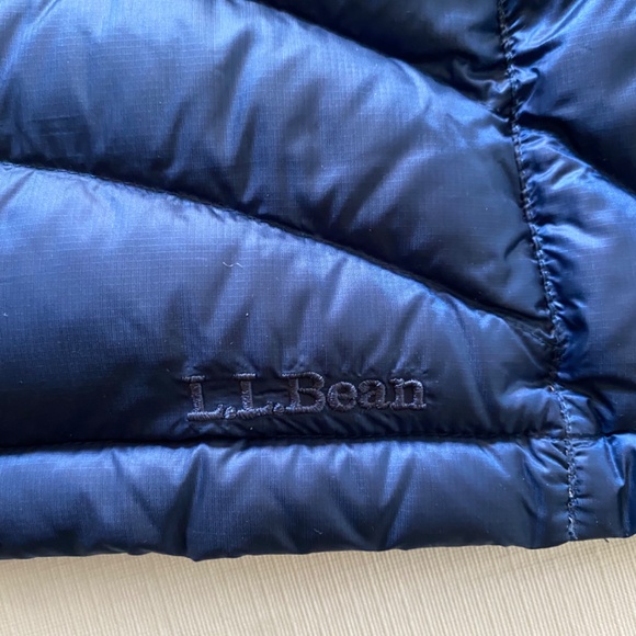LLBean Woman’s Down Coat 850 Medium Petite Blue - Picture 6 of 7